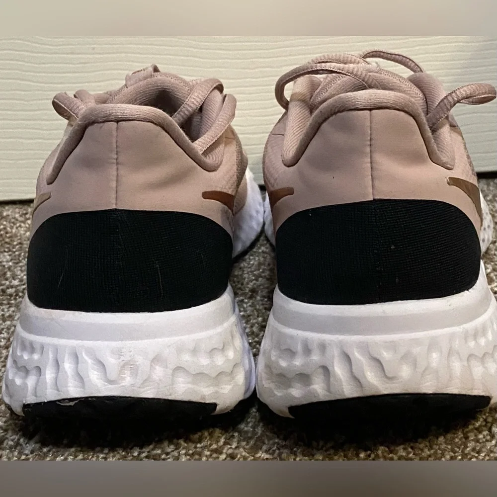 NIKE Revolution Running Sneakers Ladies Sz 10 Pink 2020 Very Good Condition